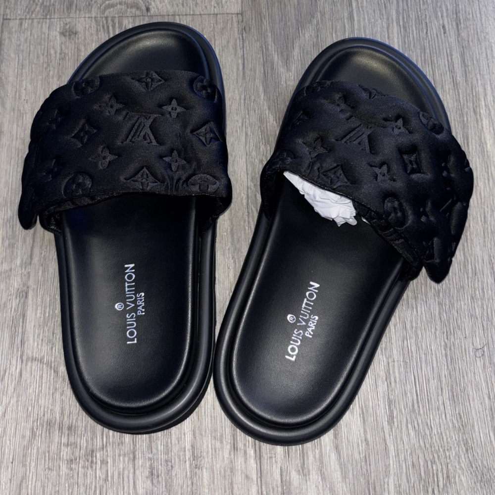 Louis Vuitton Pool Pillow Slides Black Monogram Sandals EU 35 New
